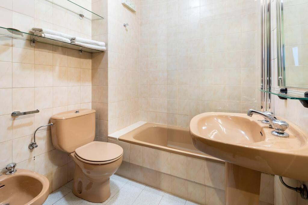 Apartamento Centro De Vigo Con Paking Gratuito Bagian luar foto